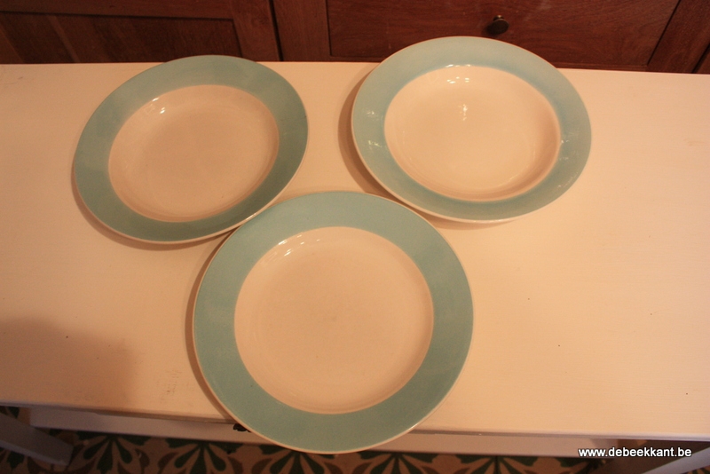 Retro vintage borden sixties wit en pastel